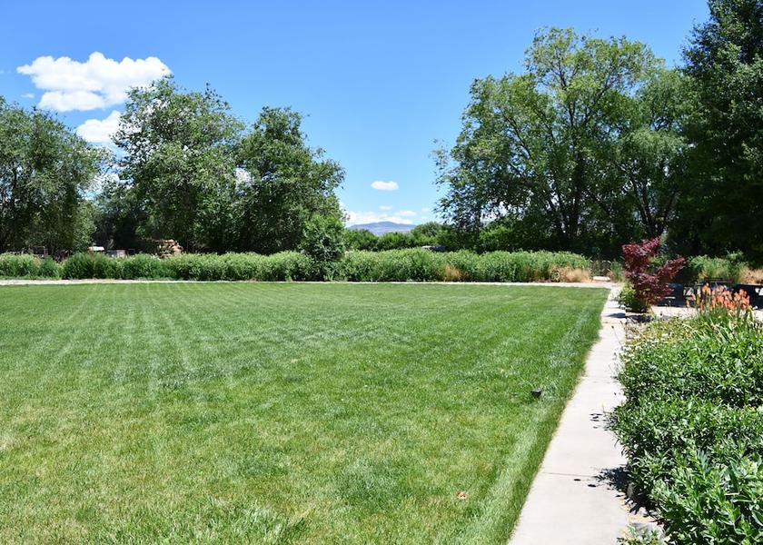 Colorado Clifton Courtyard