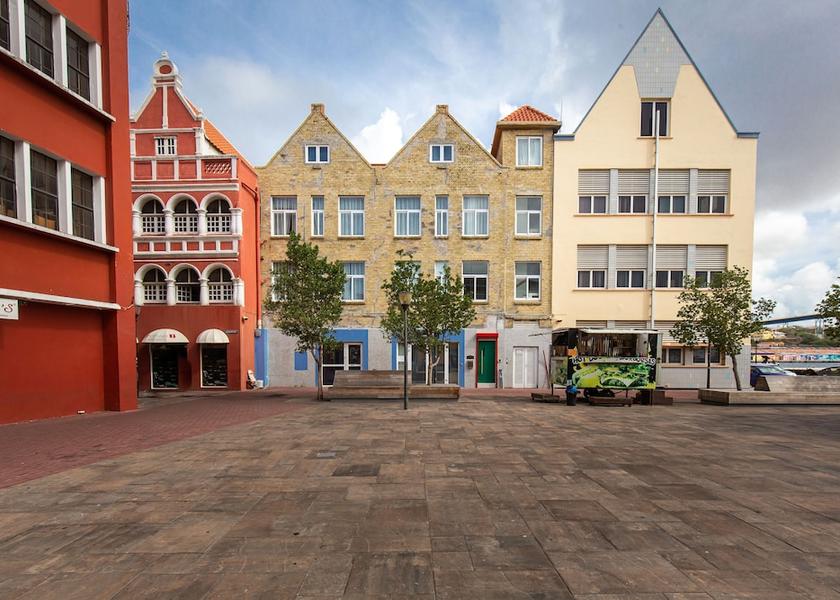  Willemstad Exterior Detail