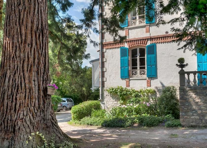 Centre - Loire Valley Bourges Facade