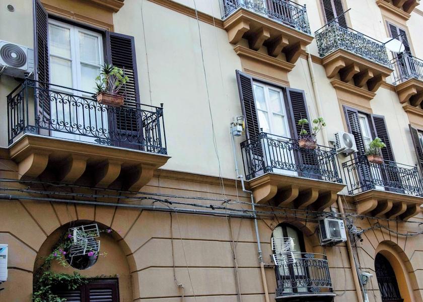 Sicily Palermo Exterior Detail