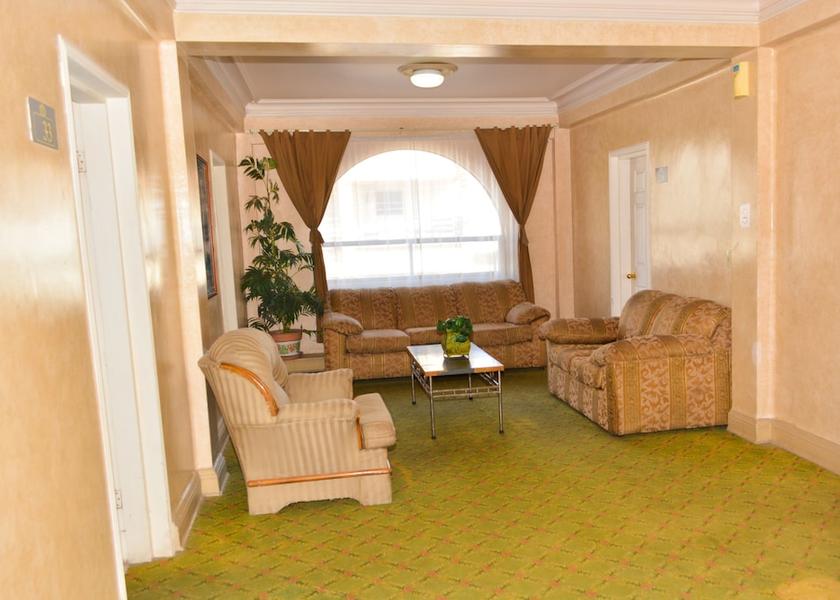 Chihuahua Delicias Lobby
