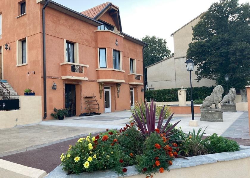 Corsica San-Nicolao Exterior Detail