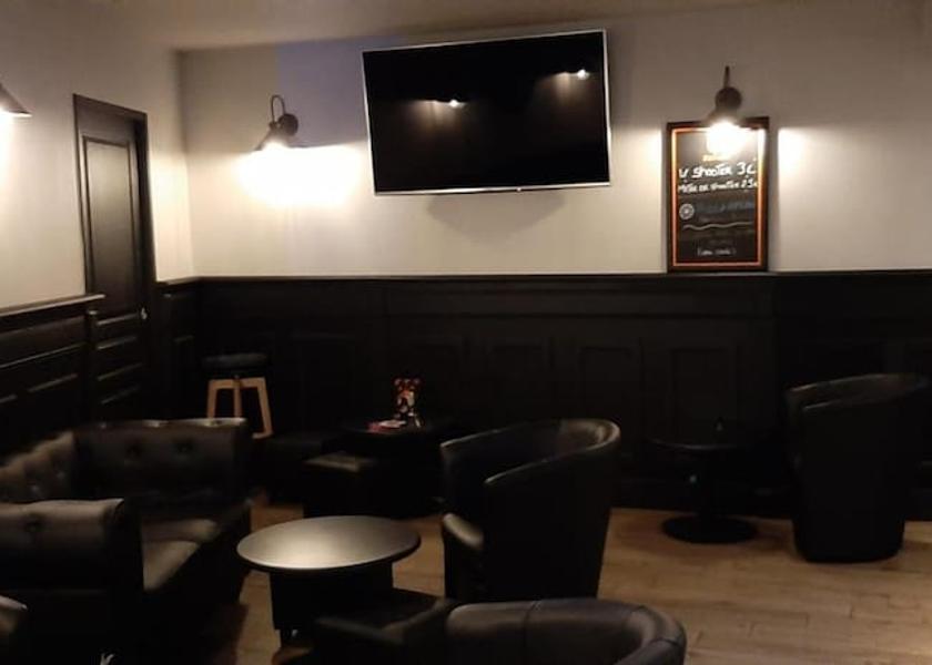 Auvergne-Rhone-Alpes Moulins Dining Area