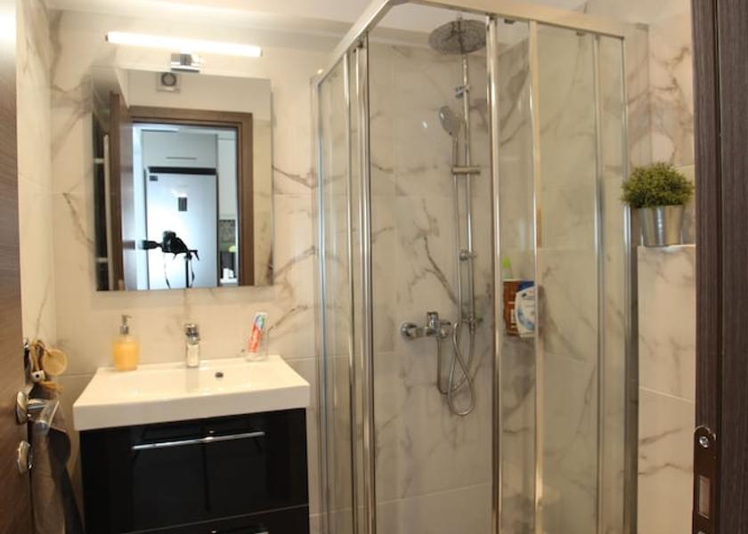 Attica Palaio Faliro Bathroom