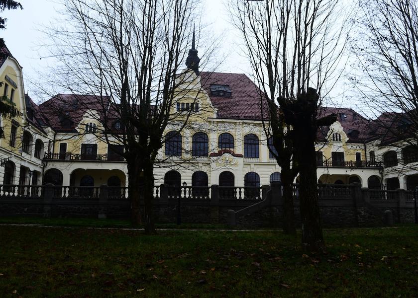 Karlovy Vary (region) Marianske Lazne Facade