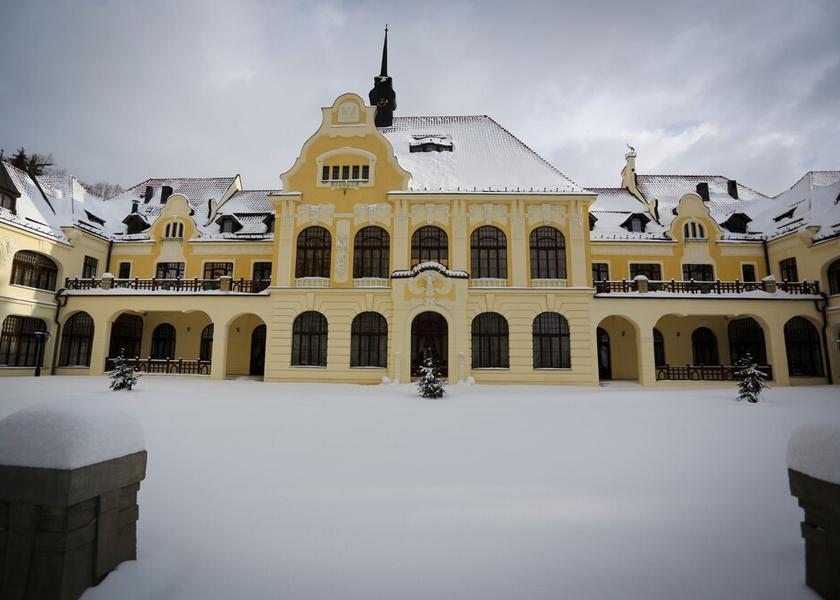 Karlovy Vary (region) Marianske Lazne Facade