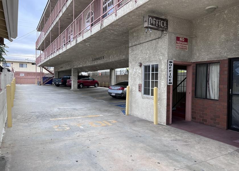 California Harbor City Parking