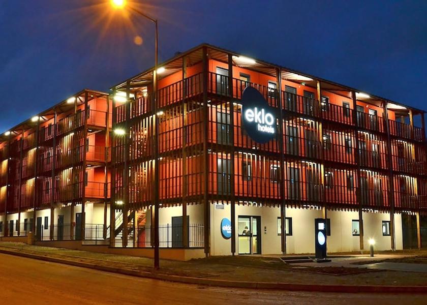 Pays de la Loire Le Mans Facade