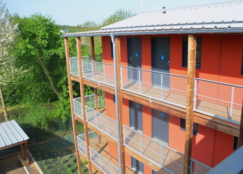 Pays de la Loire Le Mans Facade