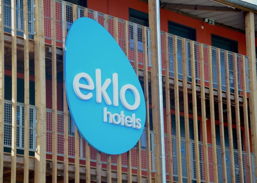 Pays de la Loire Le Mans Facade