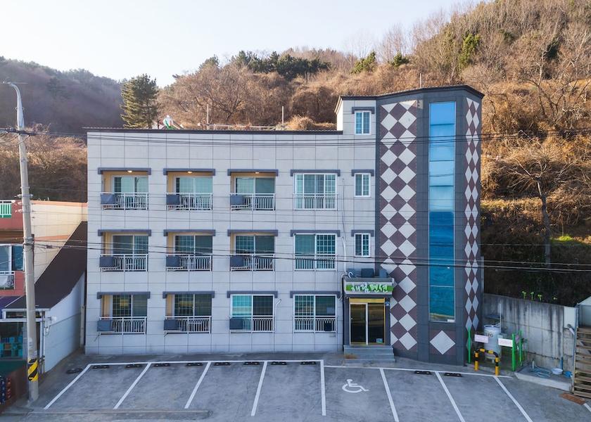 North Gyeongsang Yeongdeok Facade