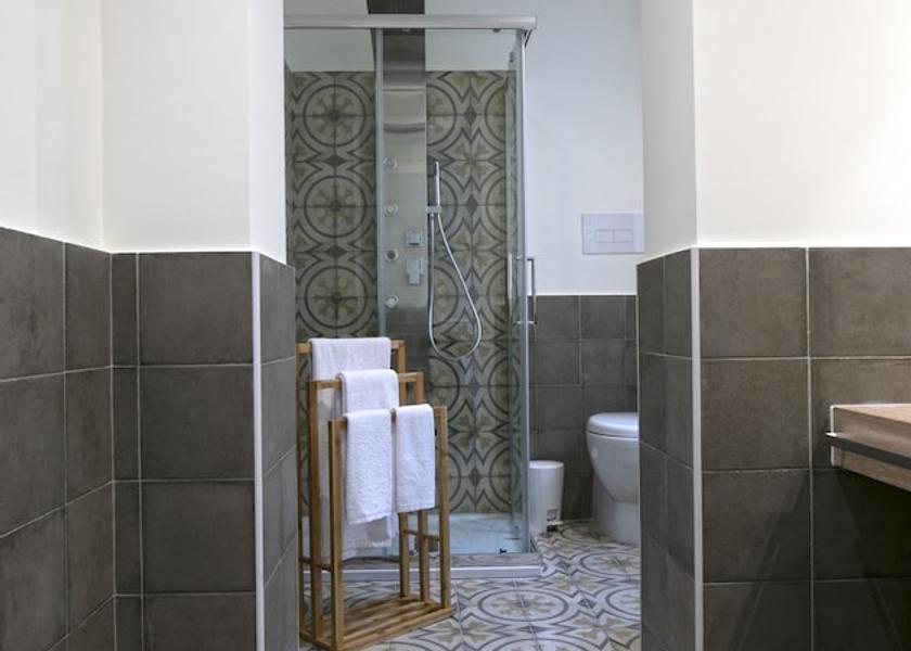 Sicily Palermo Bathroom