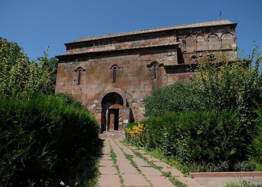  Byurakan Exterior Detail