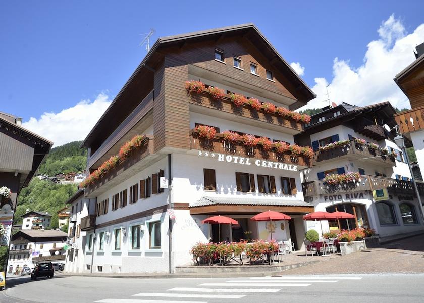 Veneto Alleghe Facade