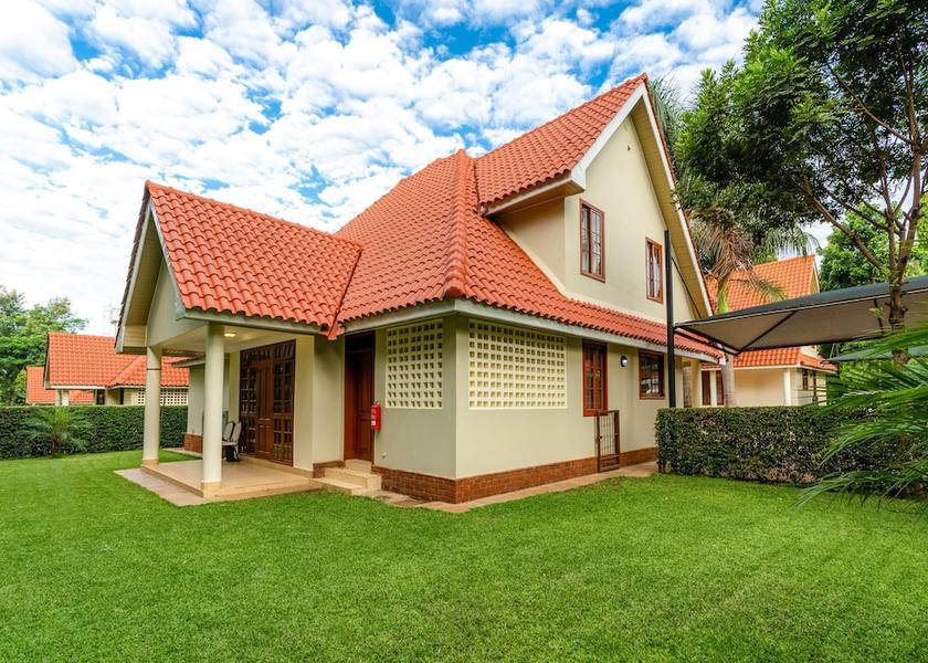  Moshi Exterior Detail