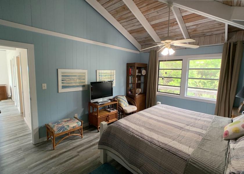 Exuma George Town Interior Entrance