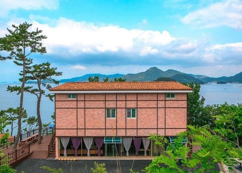 South Gyeongsang Tongyeong Exterior Detail