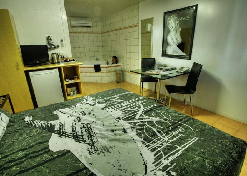 Western Australia Halls Creek Room
