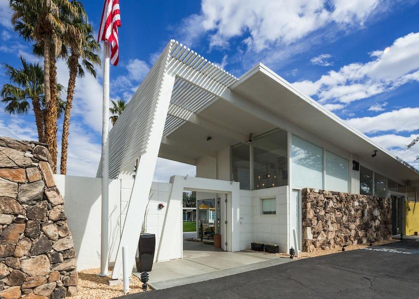California Palm Springs Exterior Detail