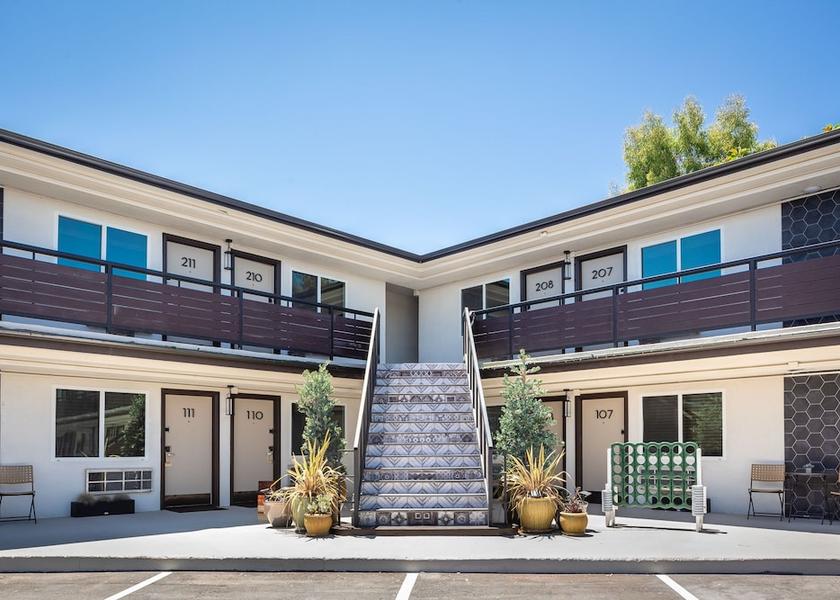 California Anaheim Facade