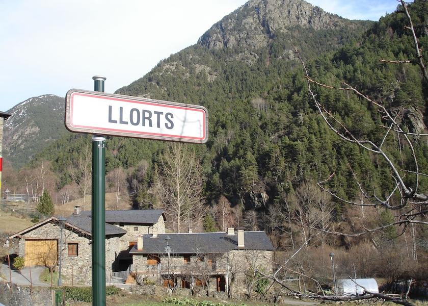  Llorts Exterior Detail