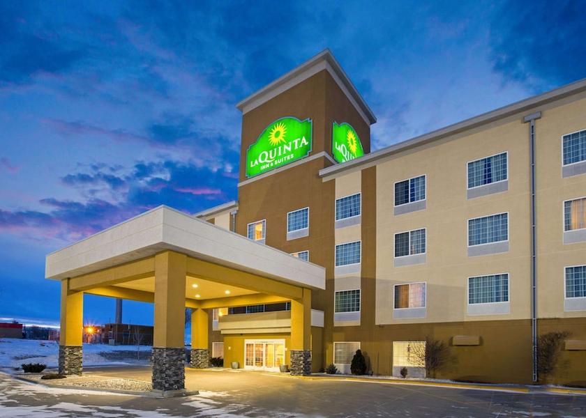 North Dakota Dickinson Exterior Detail