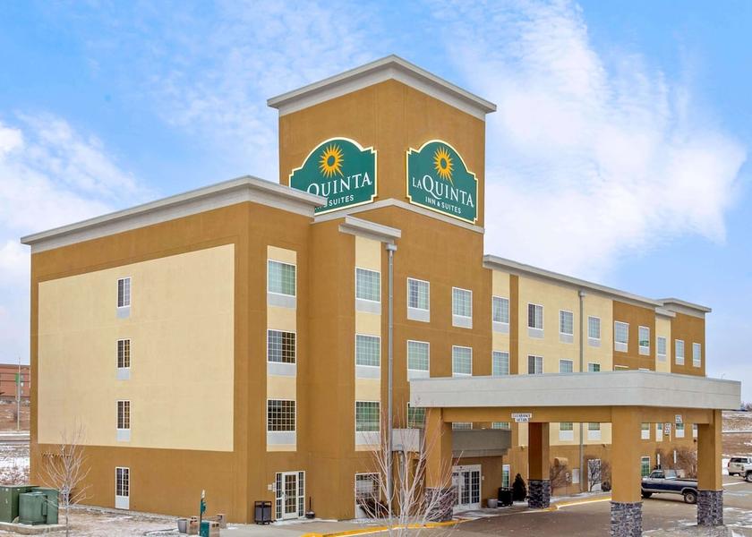 North Dakota Dickinson Exterior Detail