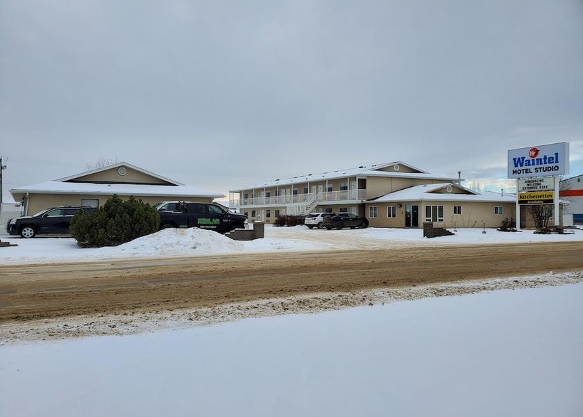 Alberta Wainwright Exterior Detail