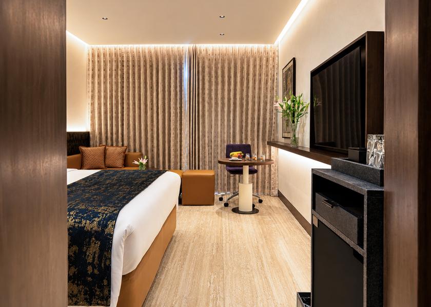 Tamil Nadu Chennai Residence Queen