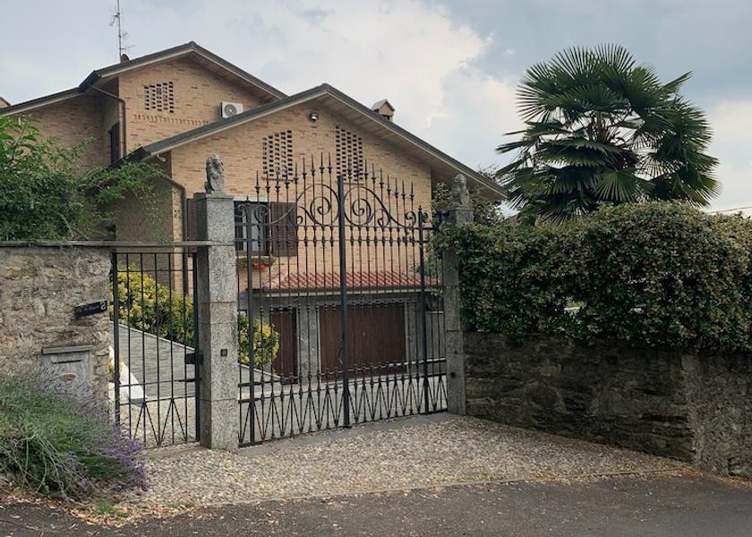 Lombardy Tavernerio Entrance