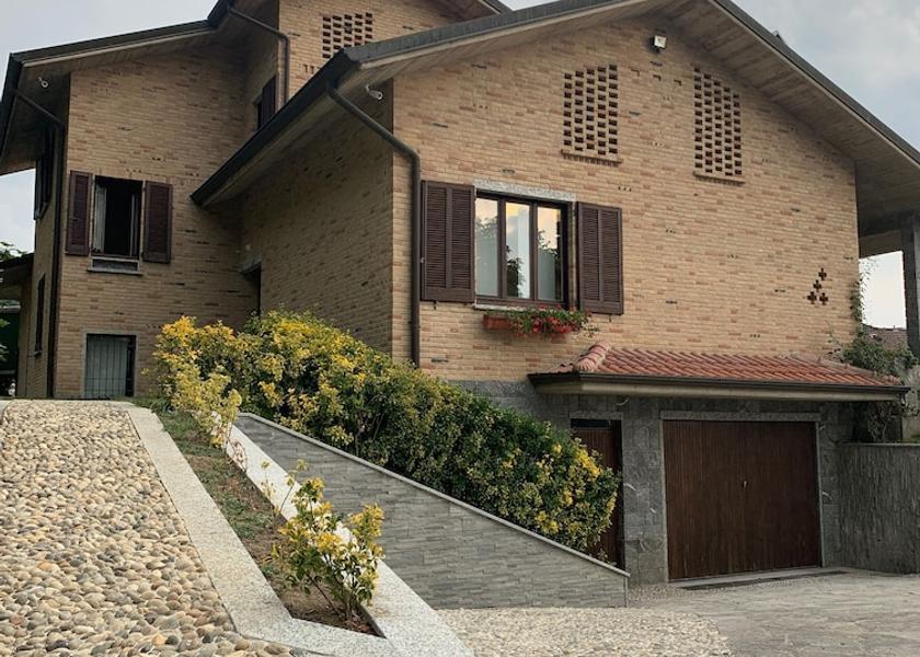 Lombardy Tavernerio Exterior Detail