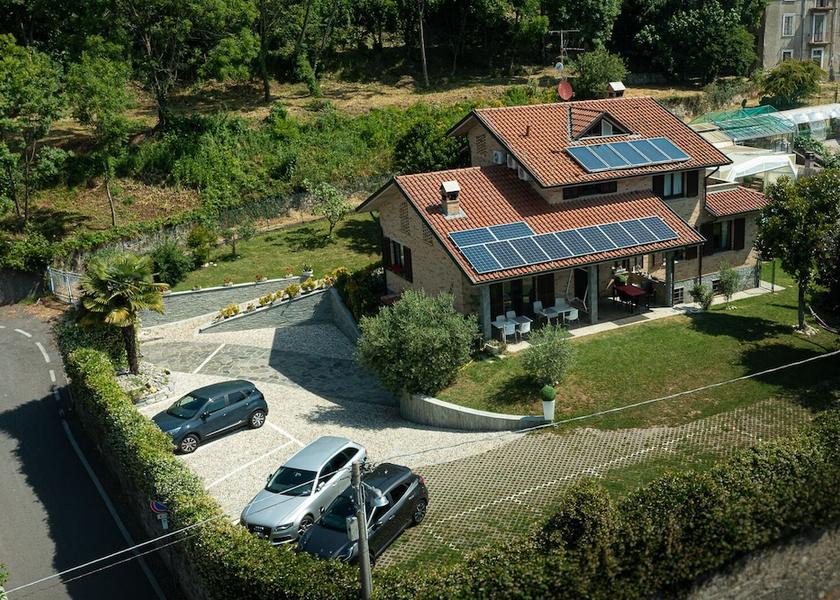 Lombardy Tavernerio Parking