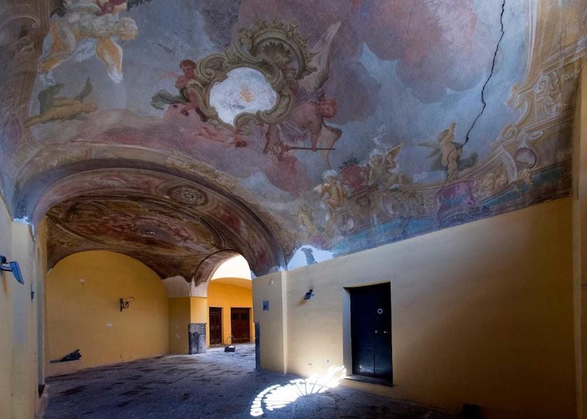 Campania Ercolano Interior Entrance