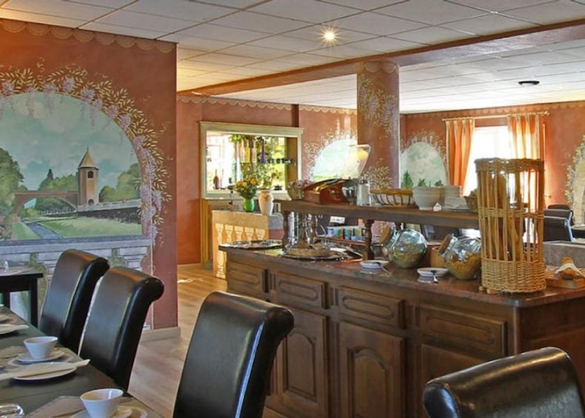 Grand Est Haguenau Breakfast Area