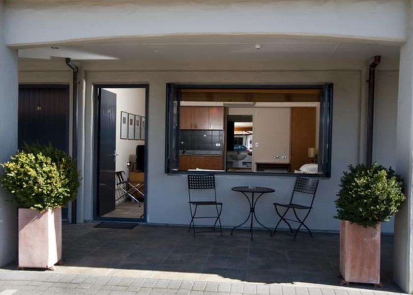  Havelock North Interior Entrance