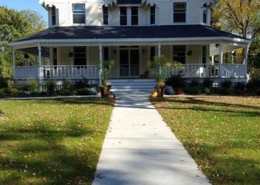 Wisconsin Green Lake Facade