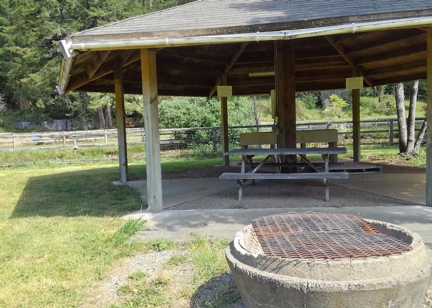 California Crescent City Barbeque