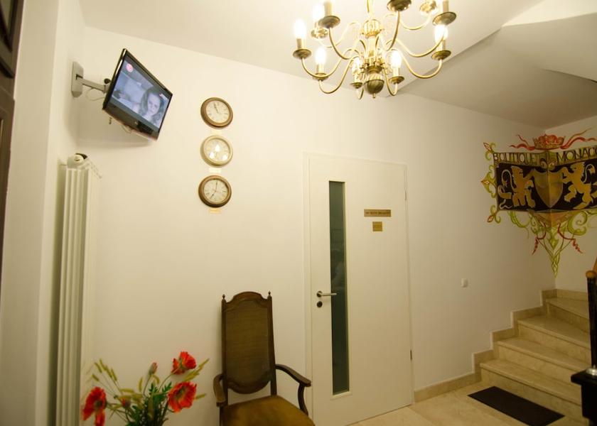  Bucharest Interior Entrance