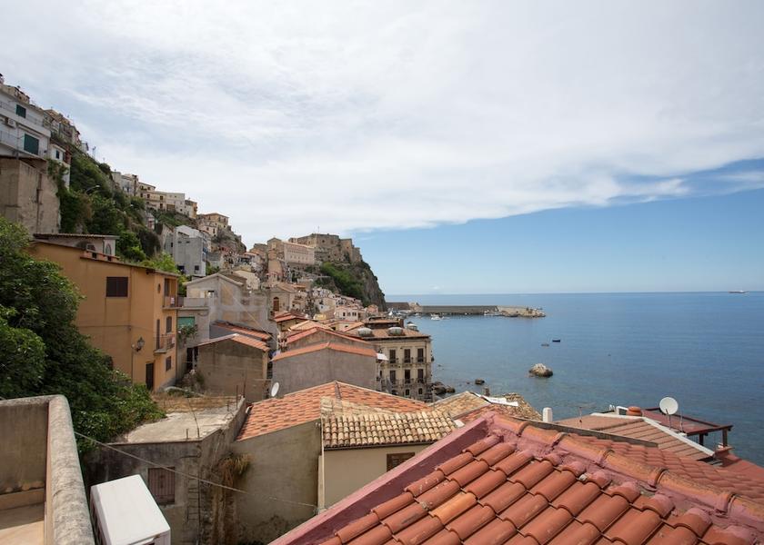 Calabria Scilla Balcony