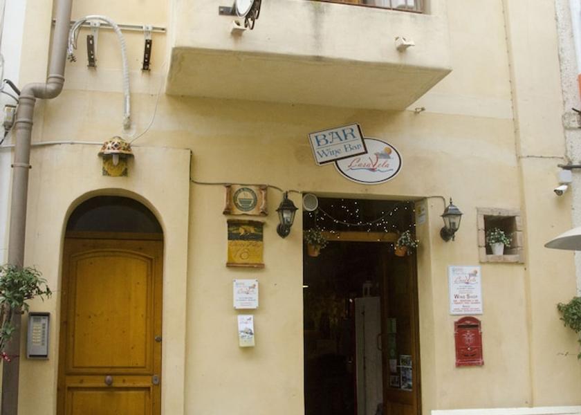 Calabria Scilla Front of property