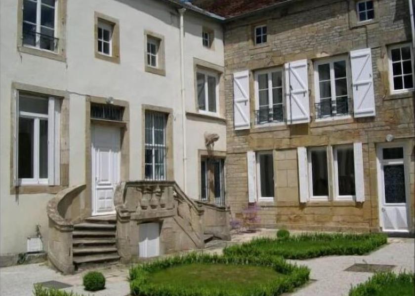 Grand Est Langres Garden