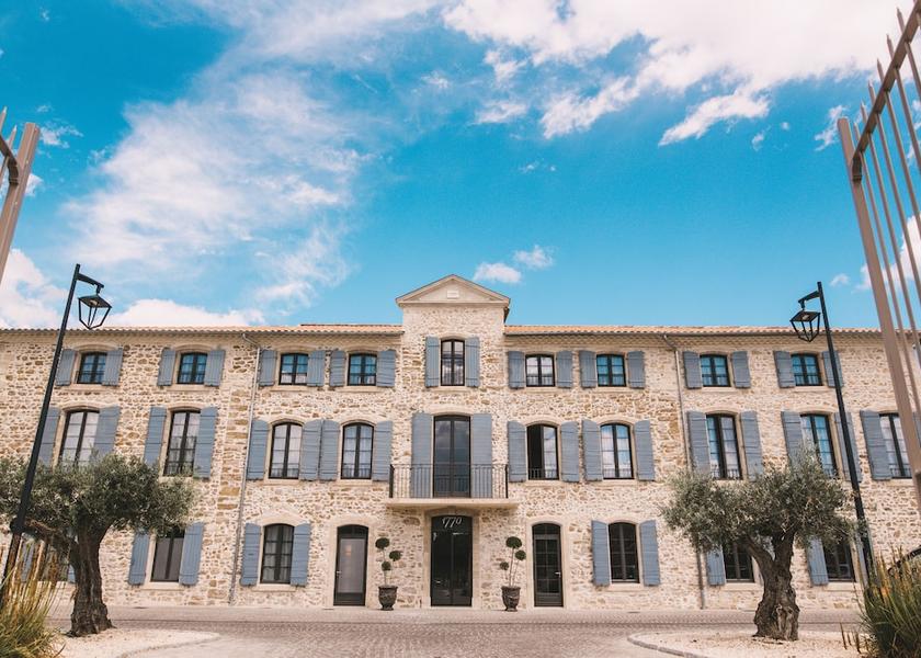 Provence - Alpes - Cote d'Azur Le Pontet Facade