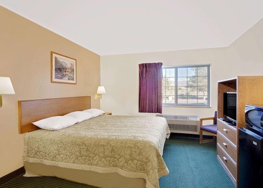 Nevada Battle Mountain Room