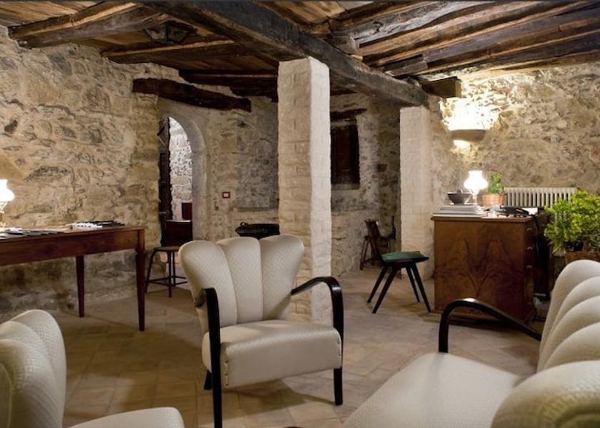 Calabria Fiumefreddo Bruzio Lobby sitting area