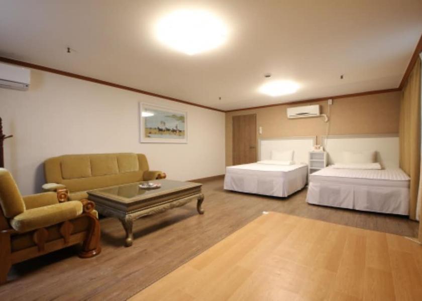 South Gyeongsang Changwon Room