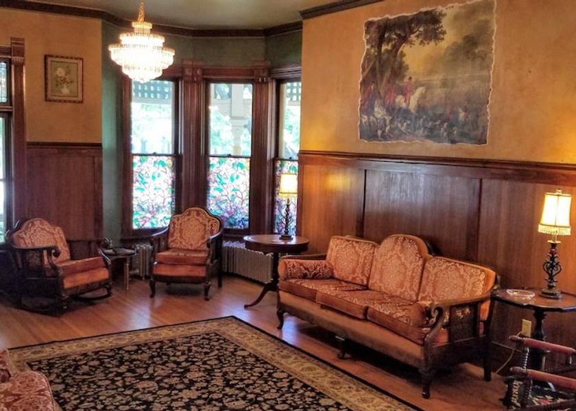 South Dakota Sioux Falls Lobby sitting area