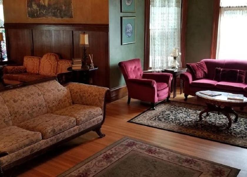 South Dakota Sioux Falls Lobby sitting area
