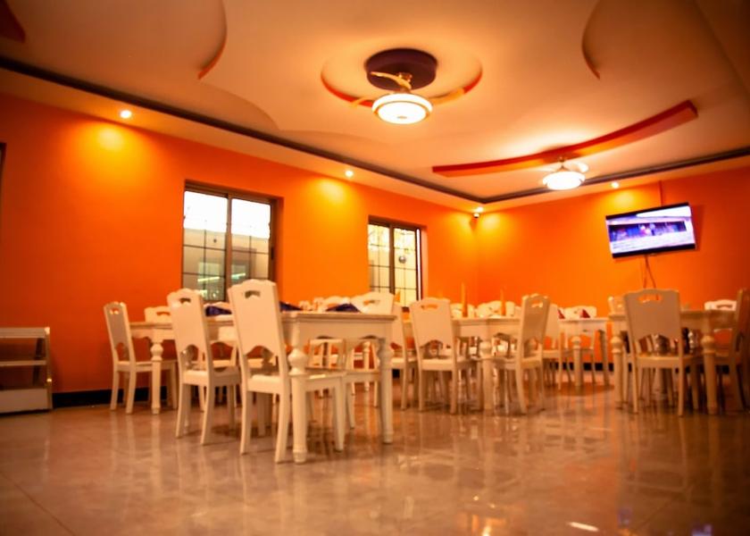  Lira Interior Entrance