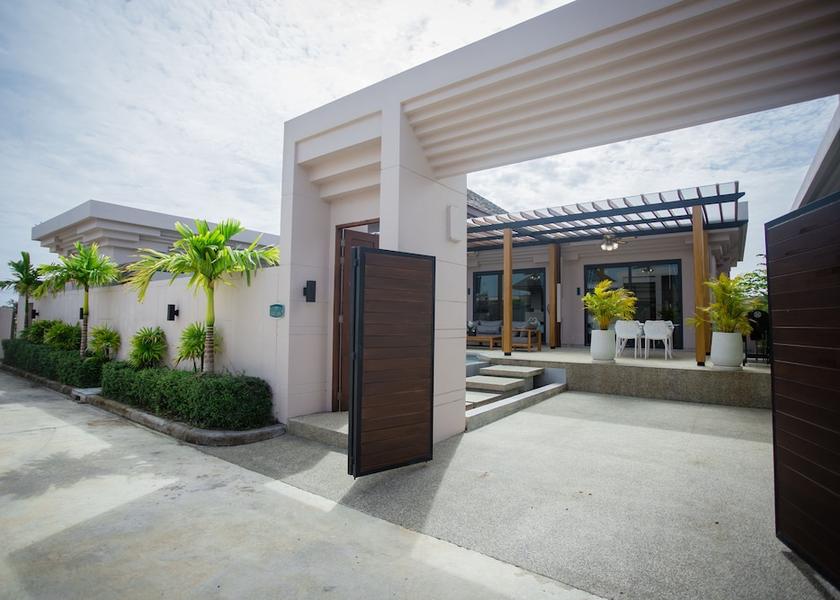 Phuket Choeng Thale Entrance