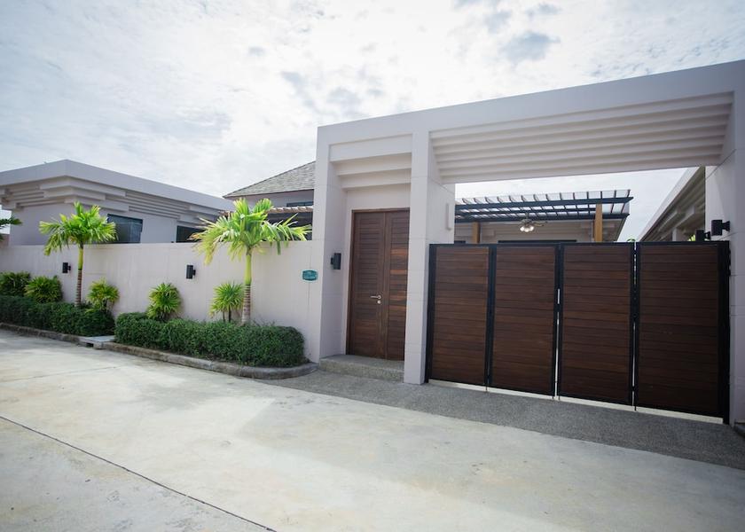 Phuket Choeng Thale Entrance